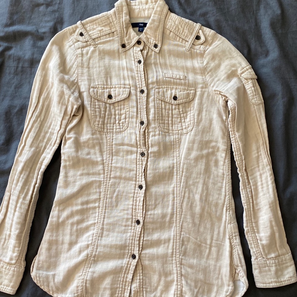 Gap button down